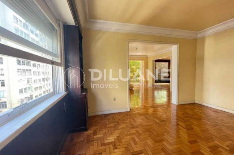 Apartamento à venda com 4 quartos, 260m² - Foto 13