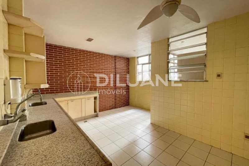 Apartamento à venda com 4 quartos, 260m² - Foto 15