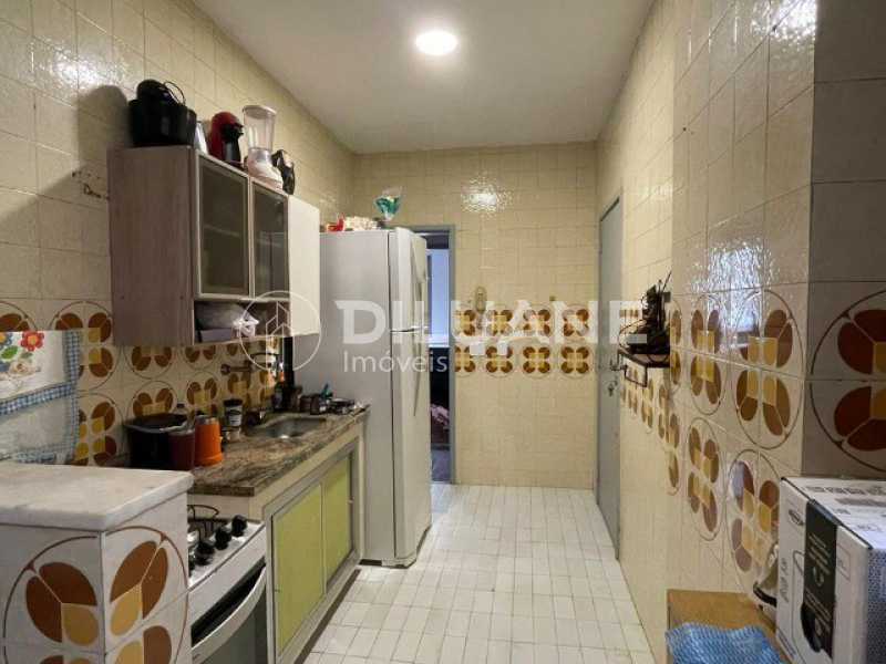 Apartamento à venda com 2 quartos, 90m² - Foto 12