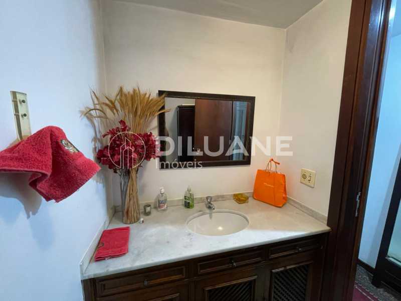 Apartamento à venda com 4 quartos, 166m² - Foto 9