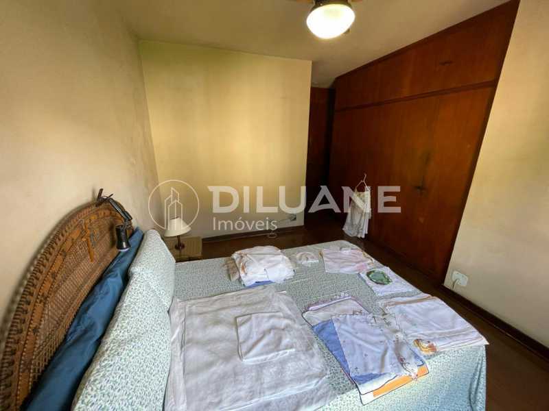 Apartamento à venda com 4 quartos, 166m² - Foto 14