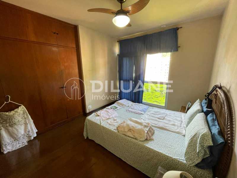 Apartamento à venda com 4 quartos, 166m² - Foto 16