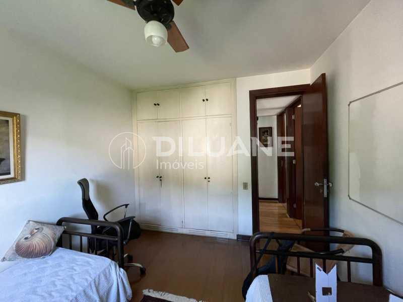 Apartamento à venda com 4 quartos, 166m² - Foto 24