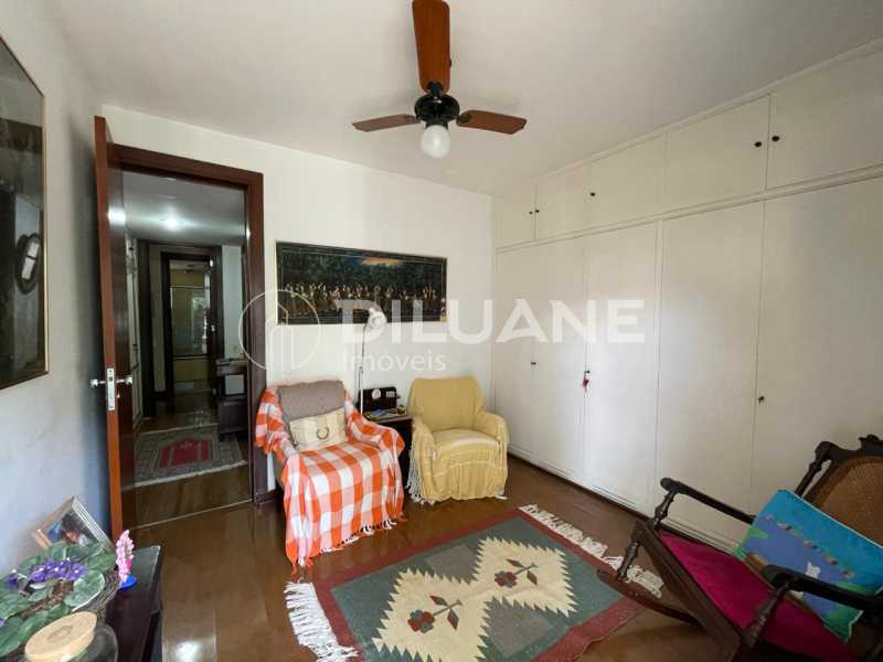 Apartamento à venda com 4 quartos, 166m² - Foto 28