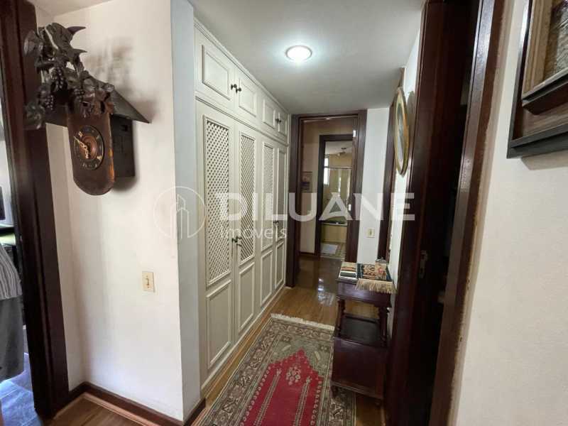 Apartamento à venda com 4 quartos, 166m² - Foto 29