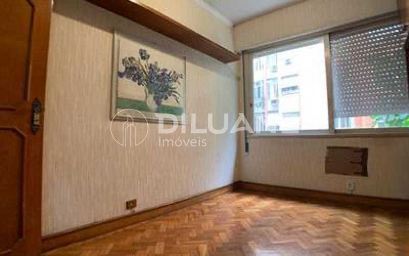 Apartamento à venda com 2 quartos, 80m² - Foto 4