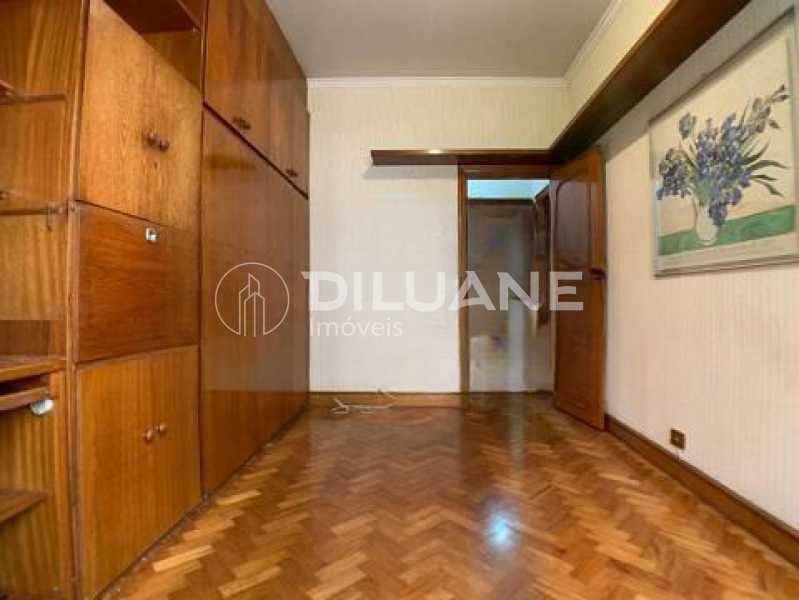 Apartamento à venda com 2 quartos, 80m² - Foto 11