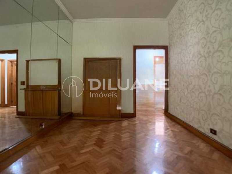 Apartamento à venda com 2 quartos, 80m² - Foto 13