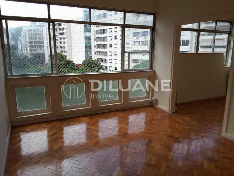 Apartamento à venda com 3 quartos, 95m² - Foto 1