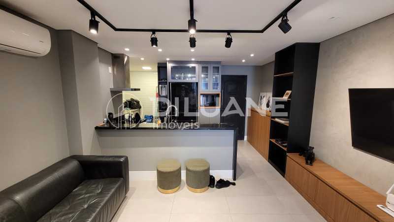 Apartamento à venda com 2 quartos, 79m² - Foto 3