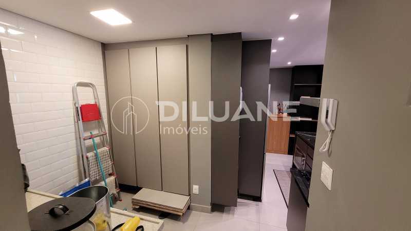 Apartamento à venda com 2 quartos, 79m² - Foto 31