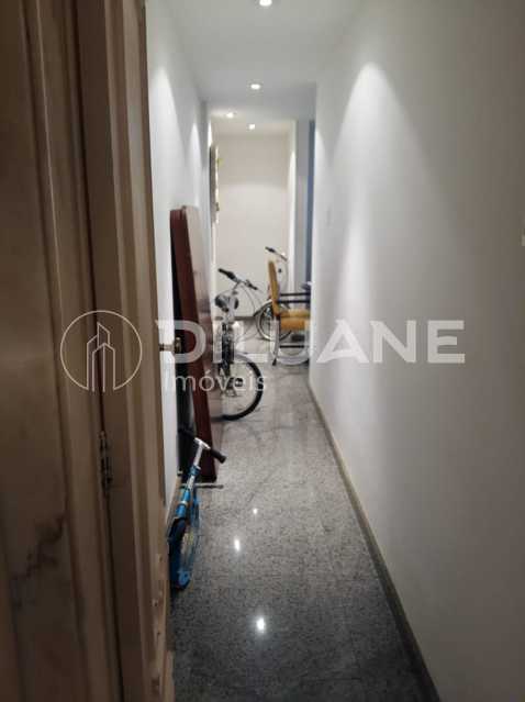 Apartamento à venda com 4 quartos, 250m² - Foto 6