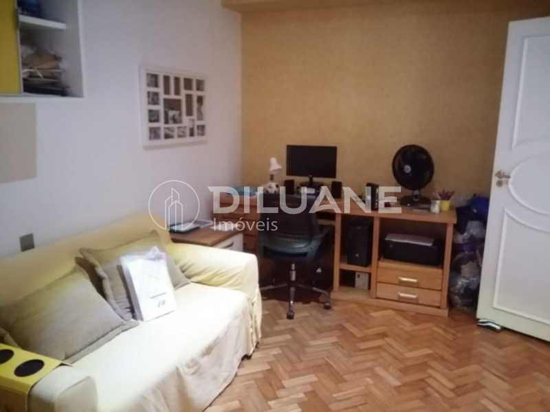 Apartamento à venda com 4 quartos, 250m² - Foto 19