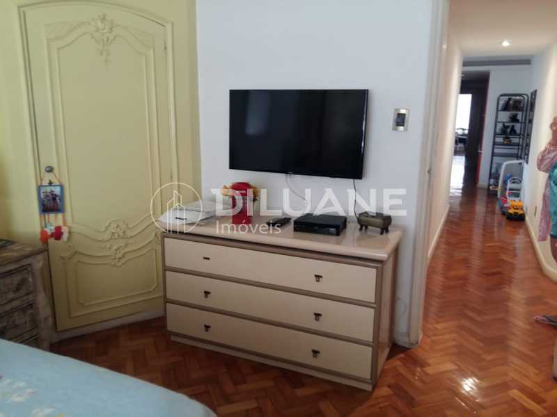 Apartamento à venda com 4 quartos, 250m² - Foto 20