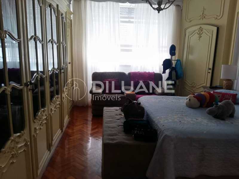 Apartamento à venda com 4 quartos, 250m² - Foto 22