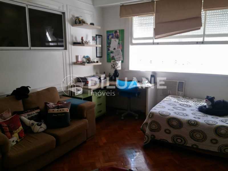 Apartamento à venda com 4 quartos, 250m² - Foto 24