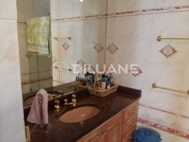 Apartamento à venda com 4 quartos, 250m² - Foto 26