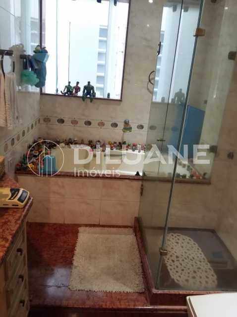 Apartamento à venda com 4 quartos, 250m² - Foto 30