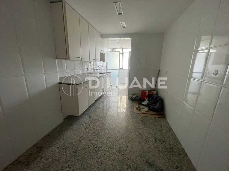 Apartamento à venda com 3 quartos, 122m² - Foto 6