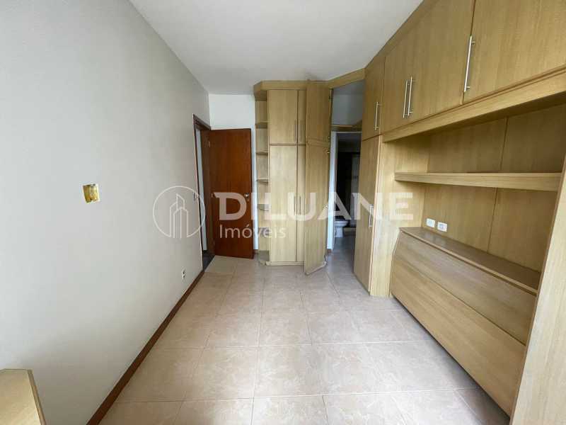 Apartamento à venda com 3 quartos, 122m² - Foto 8