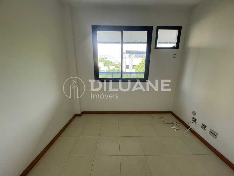 Apartamento à venda com 3 quartos, 122m² - Foto 11