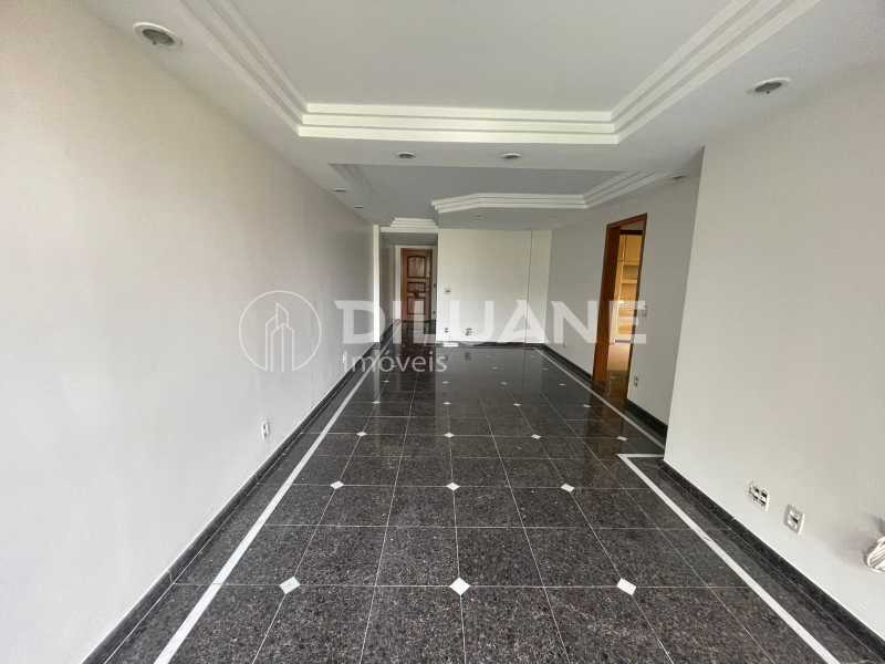 Apartamento à venda com 3 quartos, 122m² - Foto 3