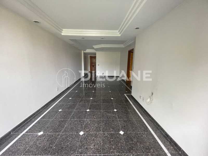 Apartamento à venda com 3 quartos, 122m² - Foto 22