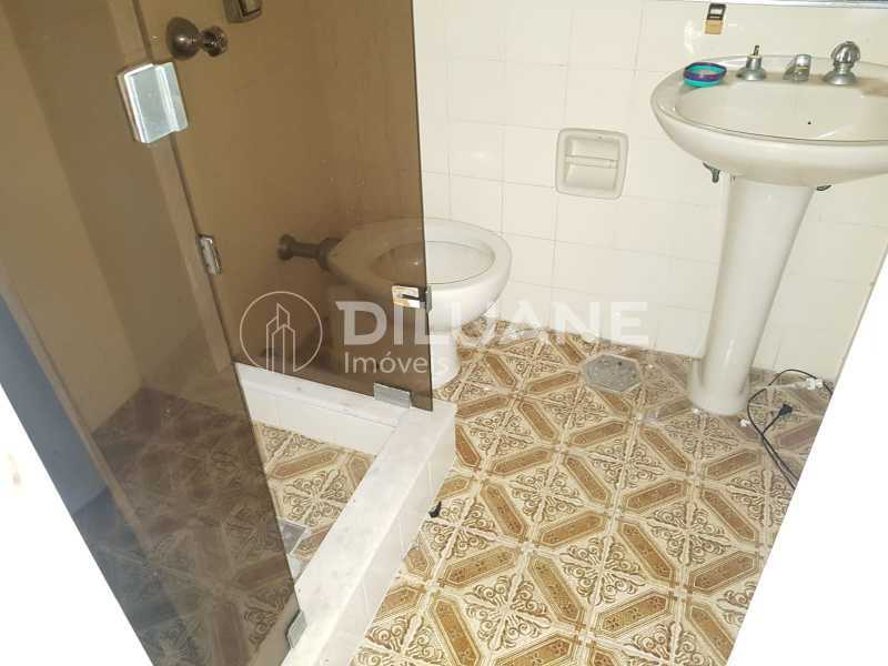 Apartamento à venda com 3 quartos, 212m² - Foto 11