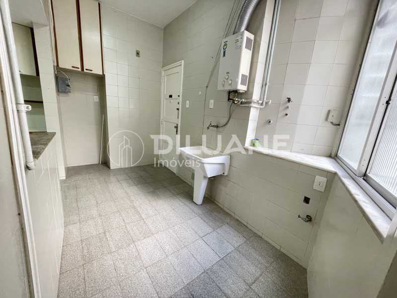 Apartamento à venda com 3 quartos, 120m² - Foto 4