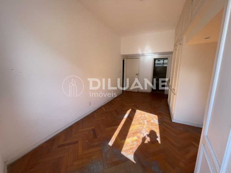 Apartamento à venda com 3 quartos, 120m² - Foto 9