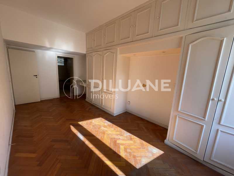 Apartamento à venda com 3 quartos, 120m² - Foto 11