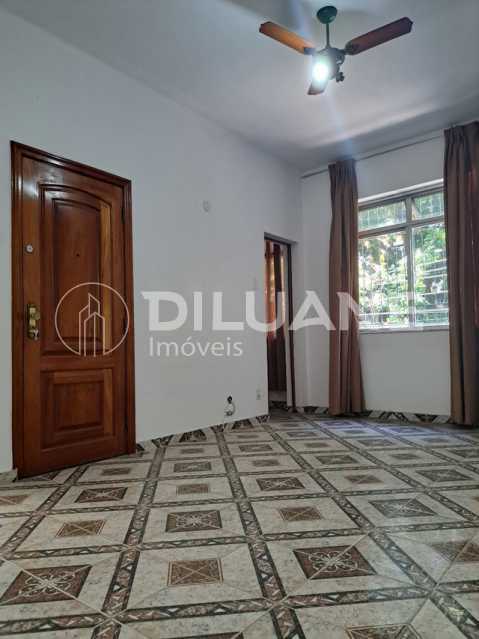 Apartamento à venda com 2 quartos, 73m² - Foto 2