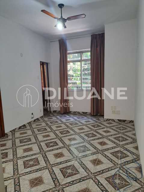 Apartamento à venda com 2 quartos, 73m² - Foto 1