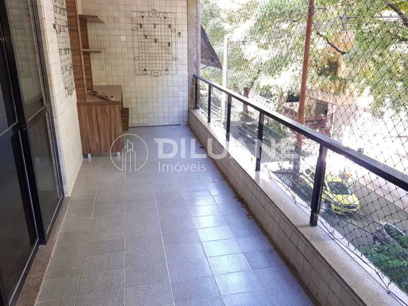 Apartamento à venda com 3 quartos, 156m² - Foto 4