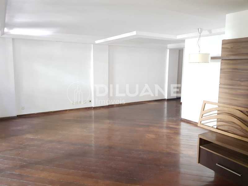 Apartamento à venda com 3 quartos, 156m² - Foto 3