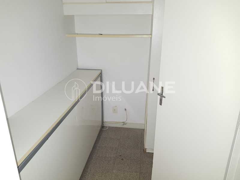 Apartamento à venda com 3 quartos, 156m² - Foto 11