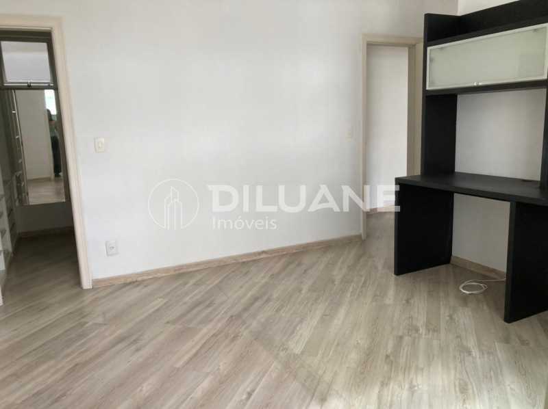 Apartamento à venda com 3 quartos, 156m² - Foto 15