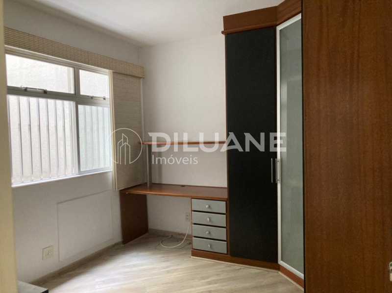 Apartamento à venda com 3 quartos, 156m² - Foto 19