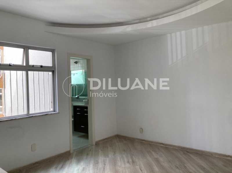 Apartamento à venda com 3 quartos, 156m² - Foto 29