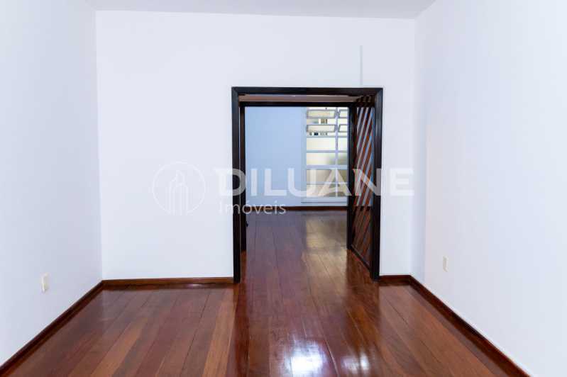 Apartamento à venda com 3 quartos, 125m² - Foto 4