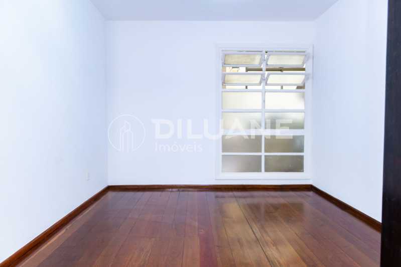 Apartamento à venda com 3 quartos, 125m² - Foto 8