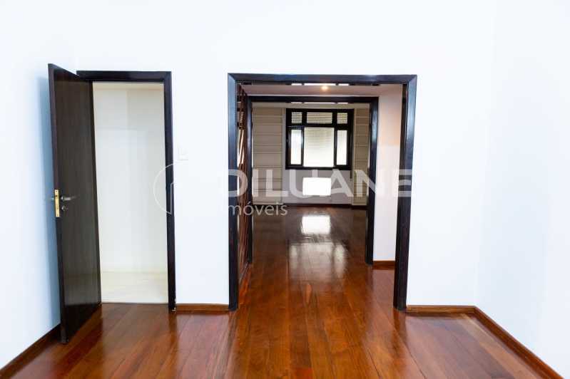 Apartamento à venda com 3 quartos, 125m² - Foto 6