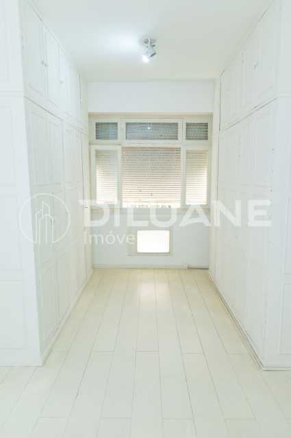 Apartamento à venda com 3 quartos, 125m² - Foto 30