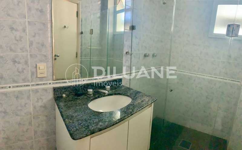 Apartamento à venda com 3 quartos, 212m² - Foto 23