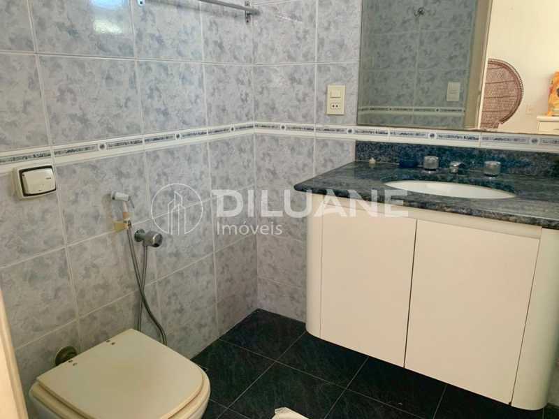 Apartamento à venda com 3 quartos, 212m² - Foto 21