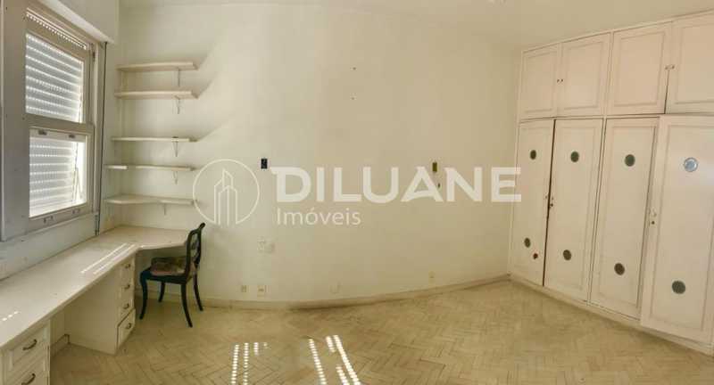 Apartamento à venda com 3 quartos, 212m² - Foto 12