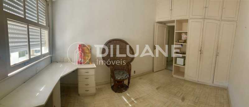 Apartamento à venda com 3 quartos, 212m² - Foto 14