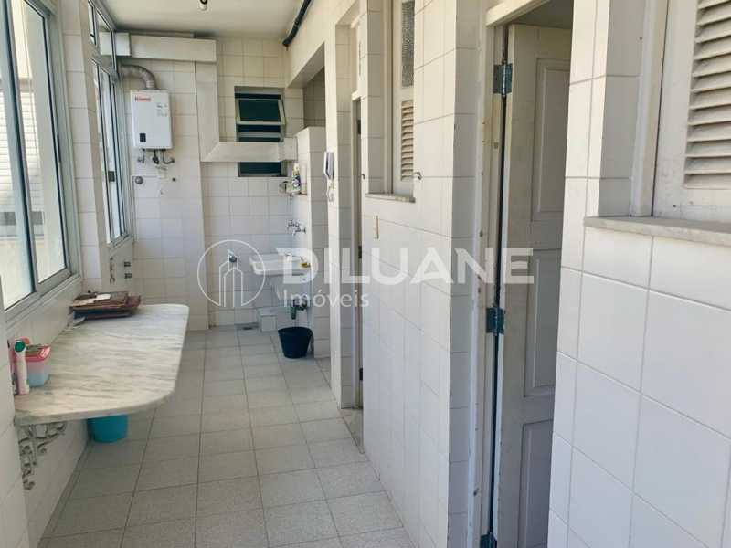 Apartamento à venda com 3 quartos, 212m² - Foto 19