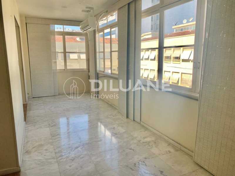 Apartamento à venda com 3 quartos, 212m² - Foto 7