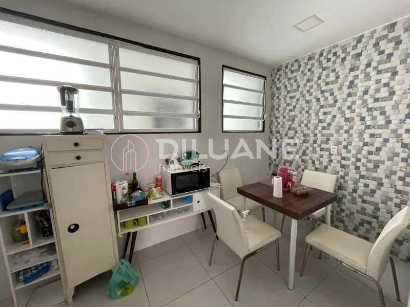 Apartamento à venda com 3 quartos, 160m² - Foto 7